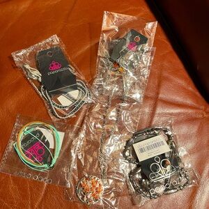 Paparazzi lot -necklace & earrings set - 3 bracelets